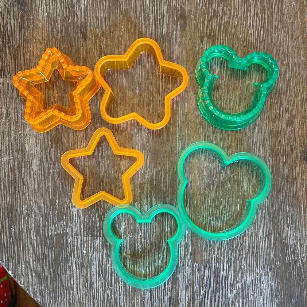 Savoychef Mouse Head Star Cookie Cutter Green Orange Plastic Sandwich Cutter lot